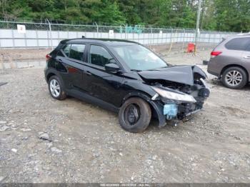  Salvage Nissan Kicks
