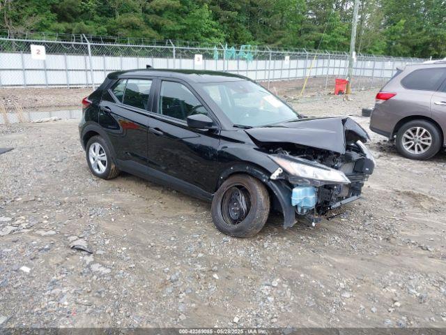  Salvage Nissan Kicks