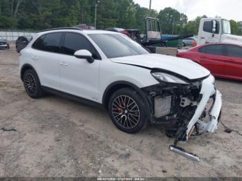  Salvage Porsche Cayenne