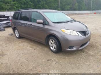  Salvage Toyota Sienna