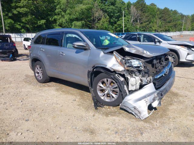  Salvage Toyota Highlander