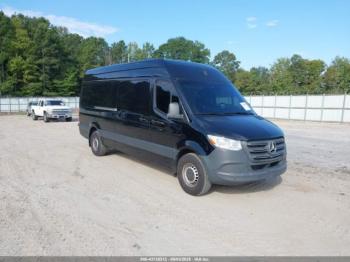  Salvage Mercedes-Benz Sprinter 2500