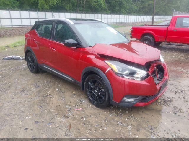  Salvage Nissan Kicks