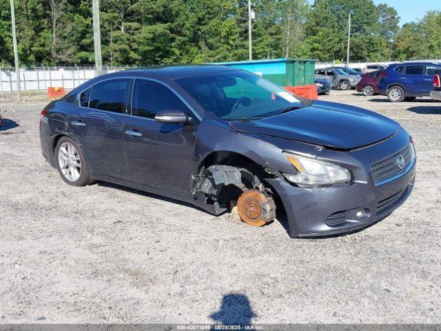 Salvage Nissan Maxima