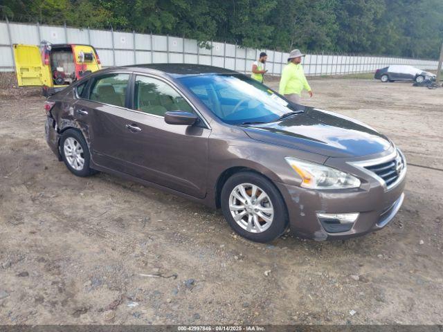  Salvage Nissan Altima