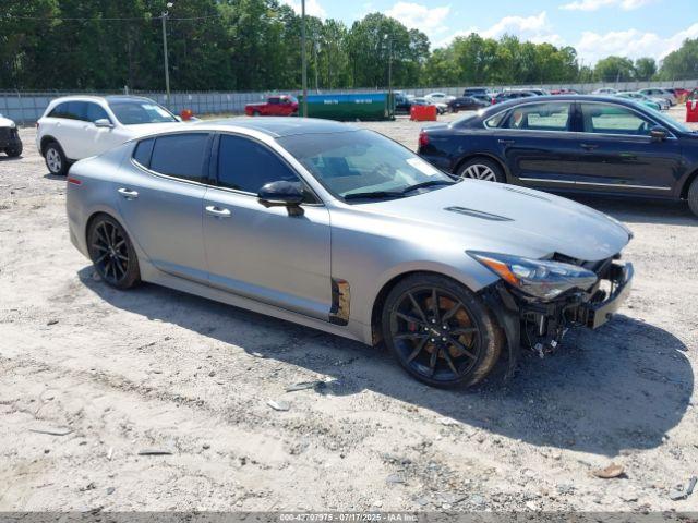  Salvage Kia Stinger