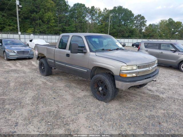 Salvage Chevrolet Silverado 2500