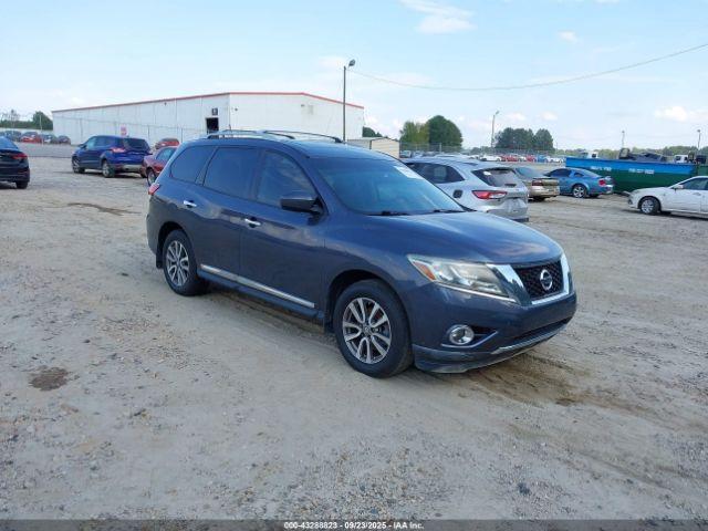  Salvage Nissan Pathfinder