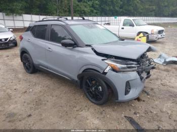 Salvage Nissan Kicks