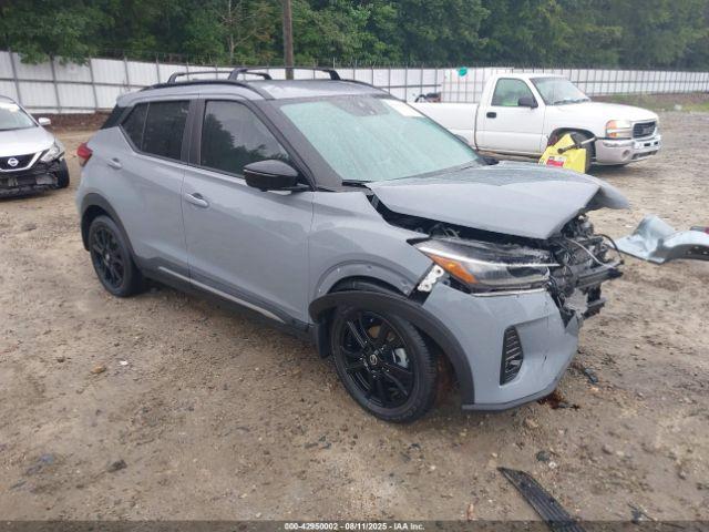  Salvage Nissan Kicks