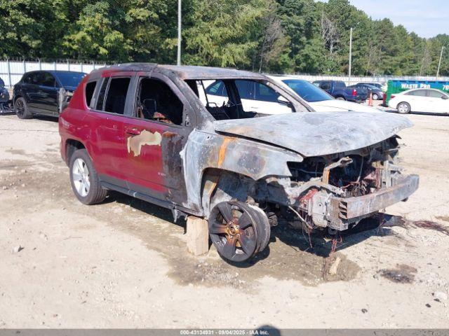  Salvage Jeep Compass