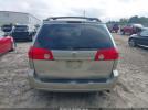 Toyota Sienna Le Image 2