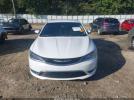 Chrysler 200 Limited Image 12