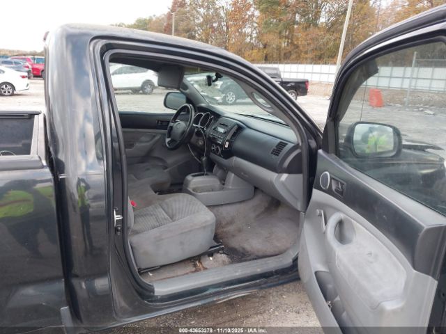 Toyota Tacoma Image 4