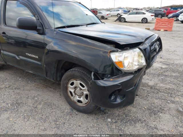 Toyota Tacoma Image 2