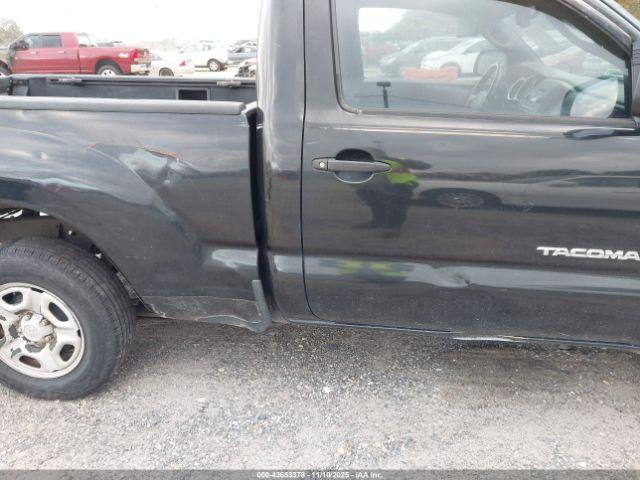 Toyota Tacoma Image 14