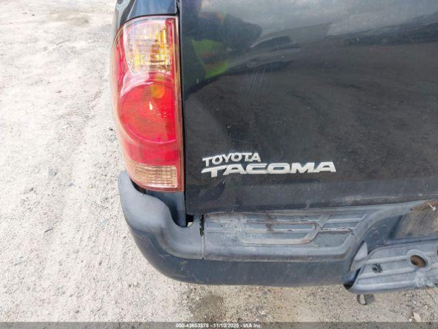 Toyota Tacoma Image 12