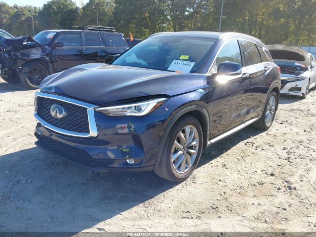 INFINITI Qx Luxe Image 3