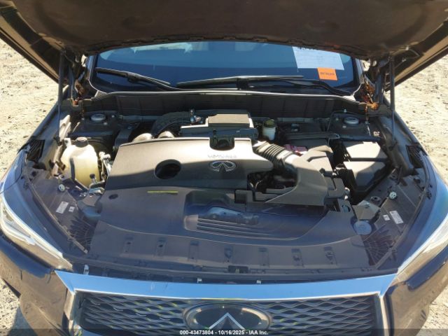 INFINITI Qx Luxe Image 2