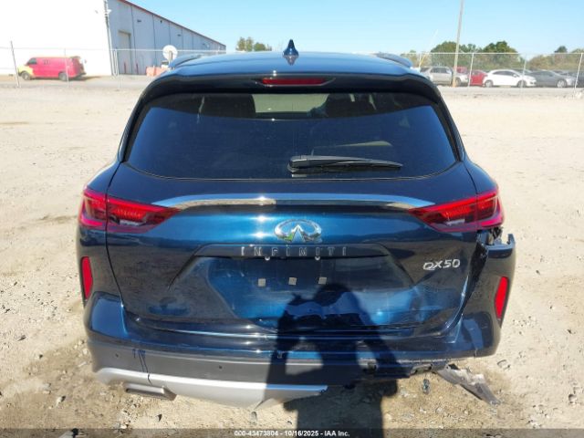 INFINITI Qx Luxe Image 17