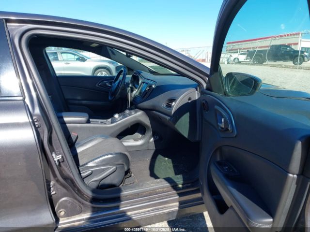 Chrysler 200 S Image 11