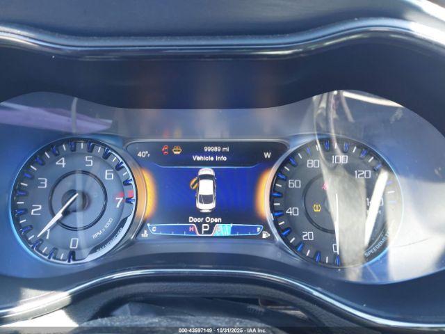 Chrysler 200 S Image 4