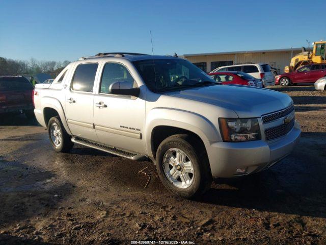  Salvage Chevrolet Avalanche