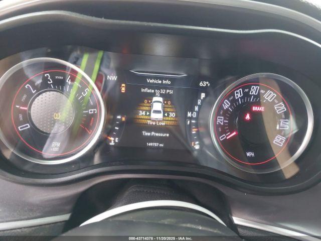 Dodge Challenger Sxt Image 8