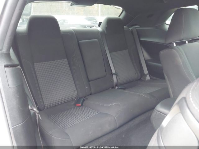 Dodge Challenger Sxt Image 12