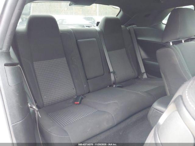 Dodge Challenger Sxt Image 12