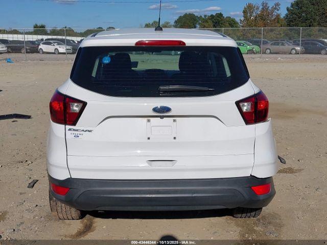 Ford Escape S Image 13