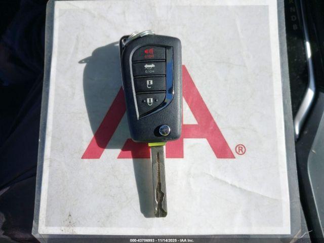 Toyota Corolla Le Image 12