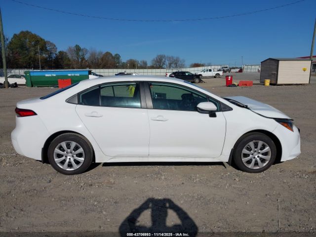 Toyota Corolla Le Image 3