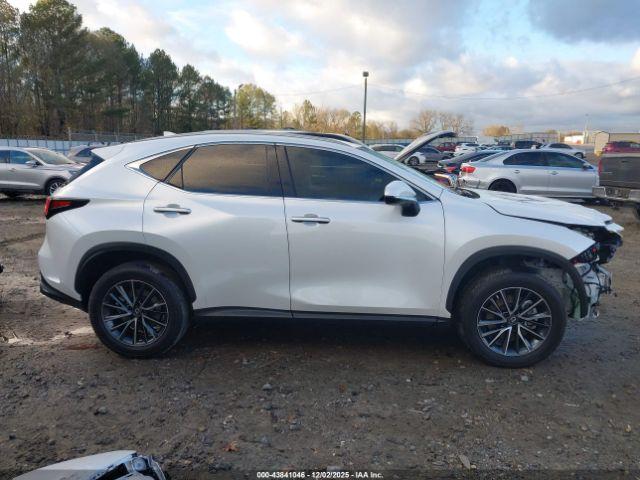 Lexus NX Image 7