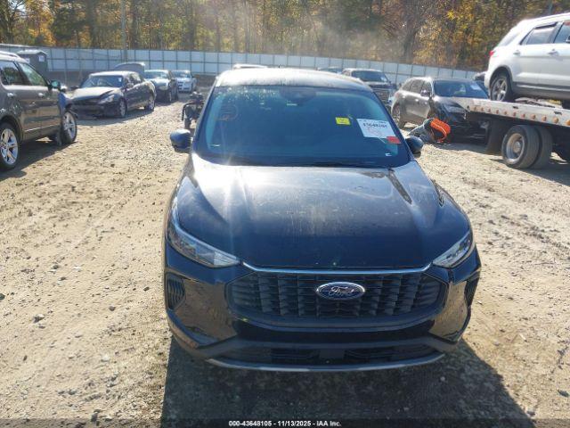 Ford Escape Active Image 2
