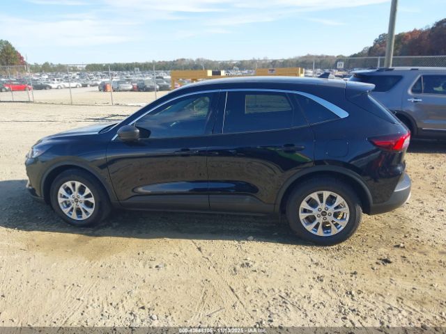 Ford Escape Active Image 4