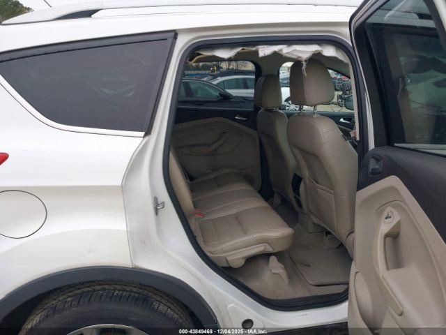 Ford Escape Titanium Image 11