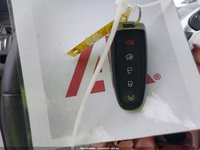 Ford Escape Titanium Image 6