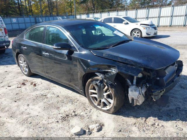  Salvage Nissan Maxima