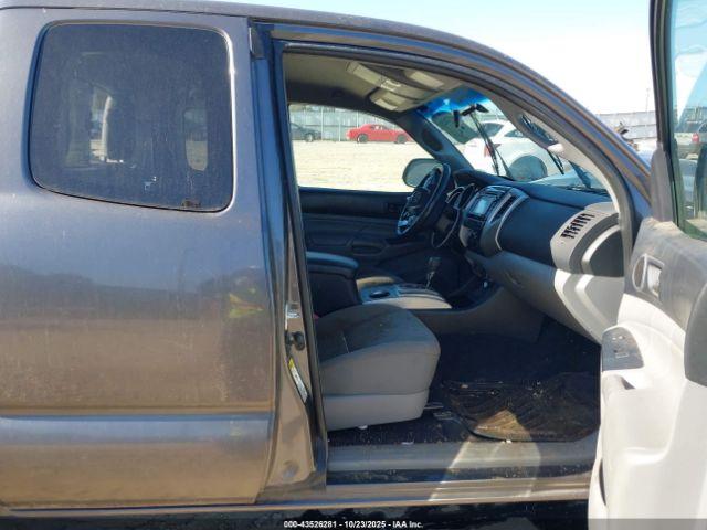 Toyota Tacoma Prerunner V6 Image 4