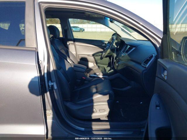 Hyundai TUCSON Limited Image 10