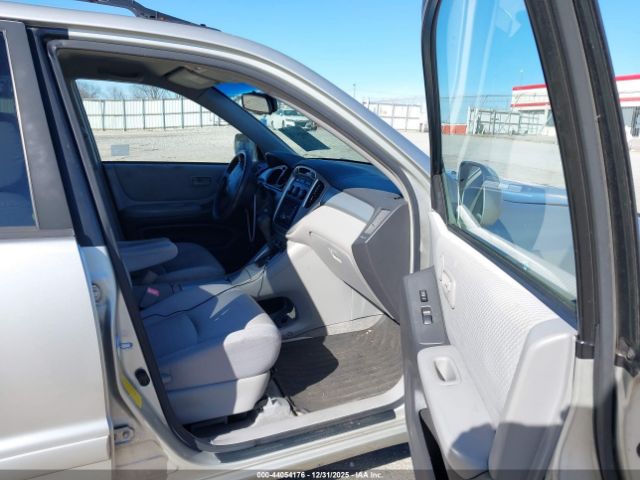 Toyota Highlander V6 Image 10