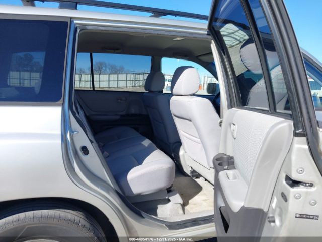 Toyota Highlander V6 Image 8