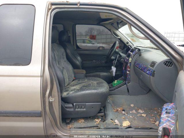 Nissan Frontier Xe Image 9