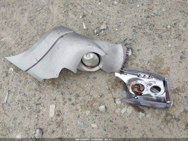 Nissan Frontier Xe Image 8