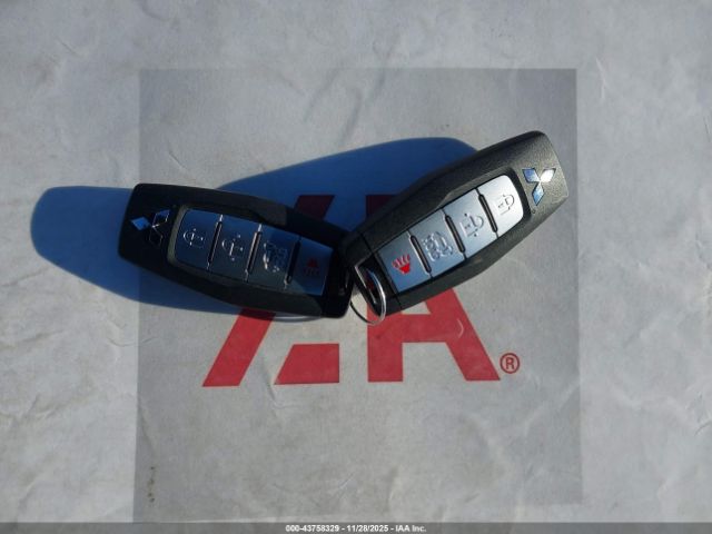 Mitsubishi Outlander Image 12