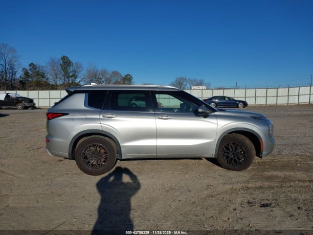 Mitsubishi Outlander Image 4