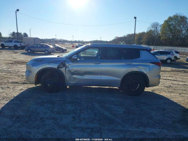 Mitsubishi Outlander Image 2