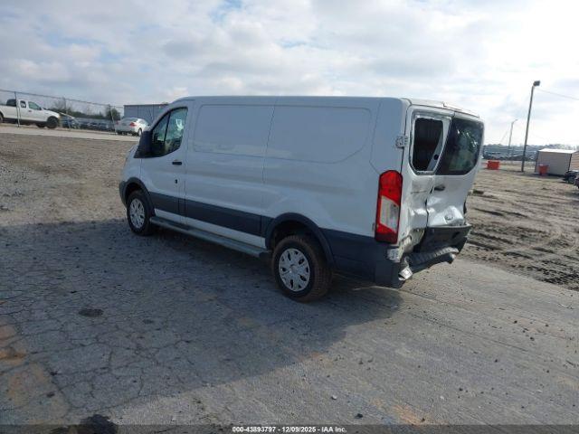 Ford Transit Image 3