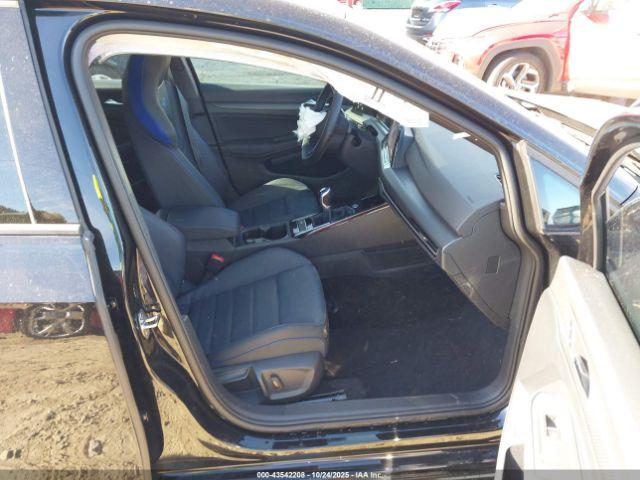 Volkswagen Golf 2.0t Image 6